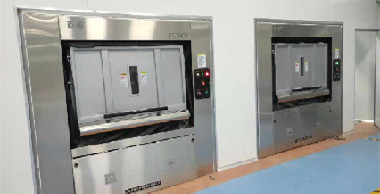 醫(yī)院布草洗滌設(shè)備之百?gòu)?qiáng)隔離式洗脫機(jī)特點(diǎn)