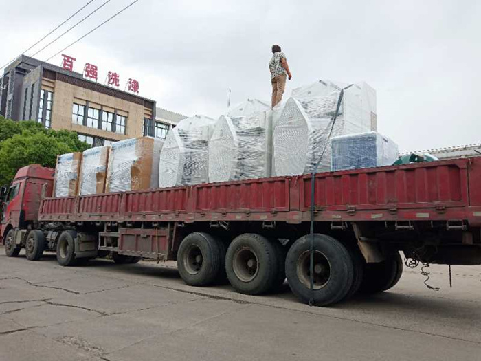 6月27、28日 百強洗滌龍等洗滌設備發貨四川